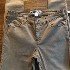 Old Navy Rockstar Super Skinny Jeans NWT